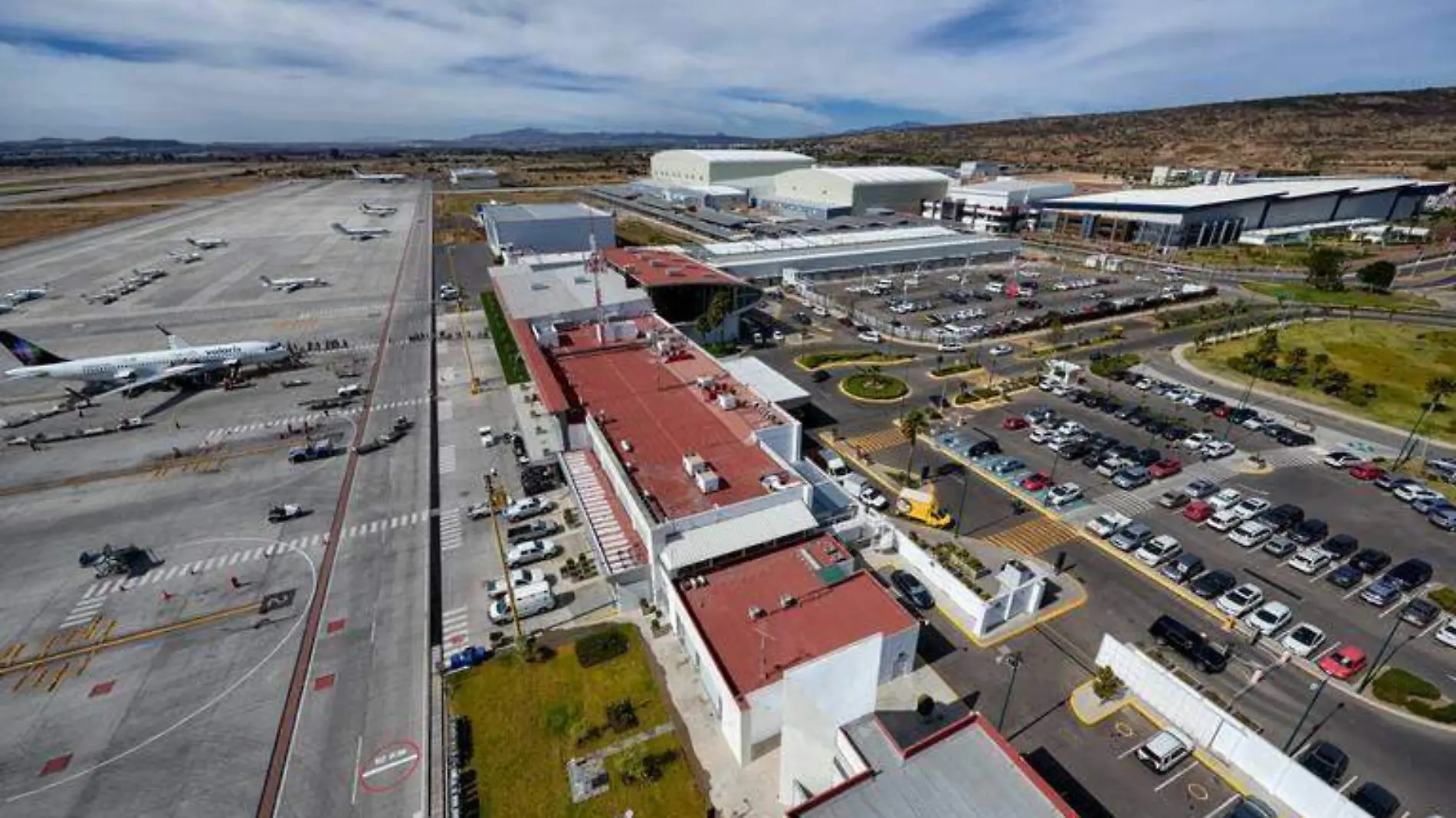 EL AEROPUERTO